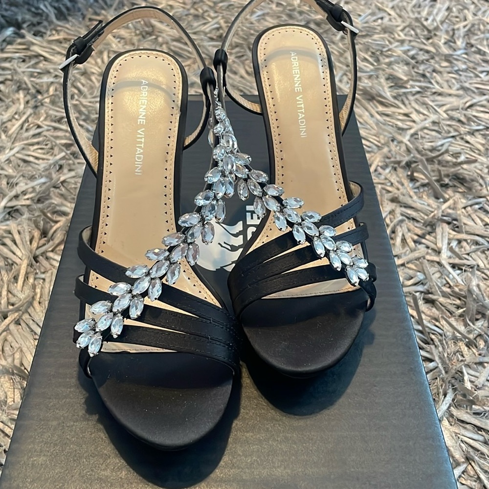 Adrienne Vittadini heels with crystal accent new